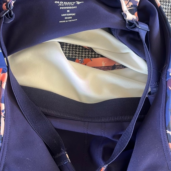 old Navy Workout top - Picture 3 of 4